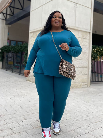 Woman's Plus Size Microfiber  Teal City Legging Set